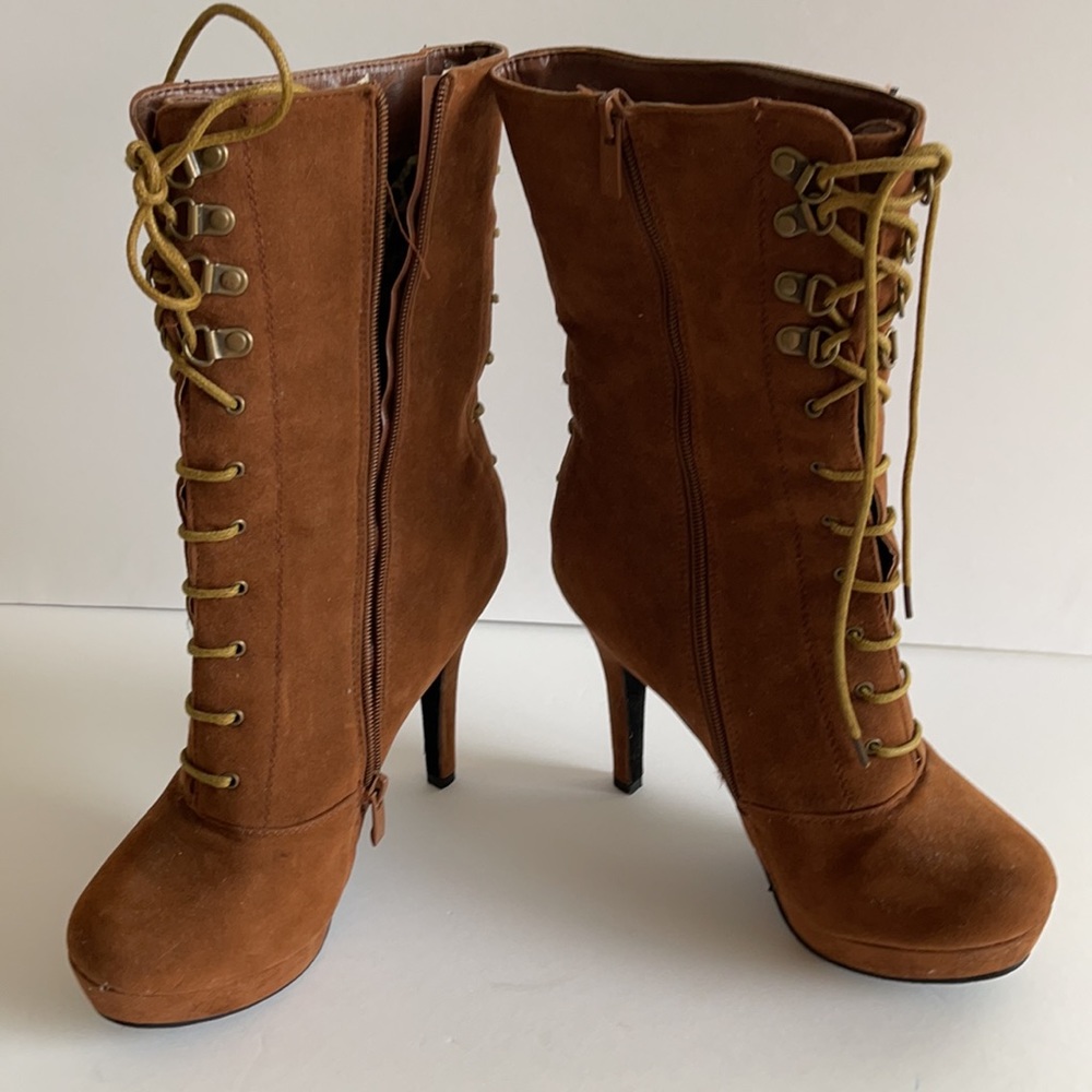 COPY - Brown Lace-up Platform Boots Size 9 - Picture 3 of 7